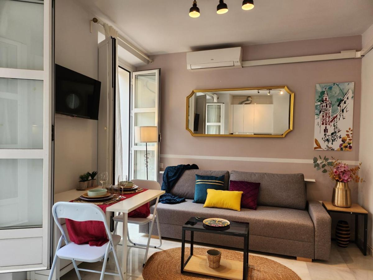 Lovely Center Apartments Seville - Balcony Lux Sol Sevilla Exteriér fotografie