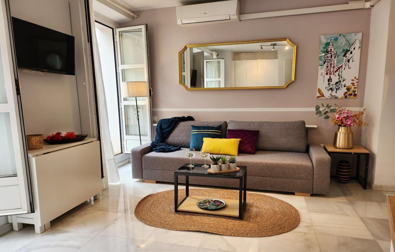 Lovely Center Apartments Seville - Balcony Lux Sol Sevilla Exteriér fotografie